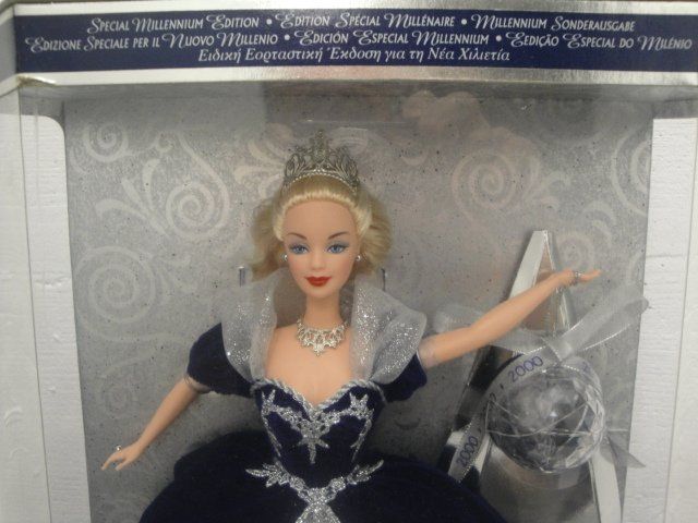 Bambole: Barbie, spéciale Millennium 2000, selon photos – Nuovo e nell'imballaggio originale da Saxon venduto da flicfloc 1