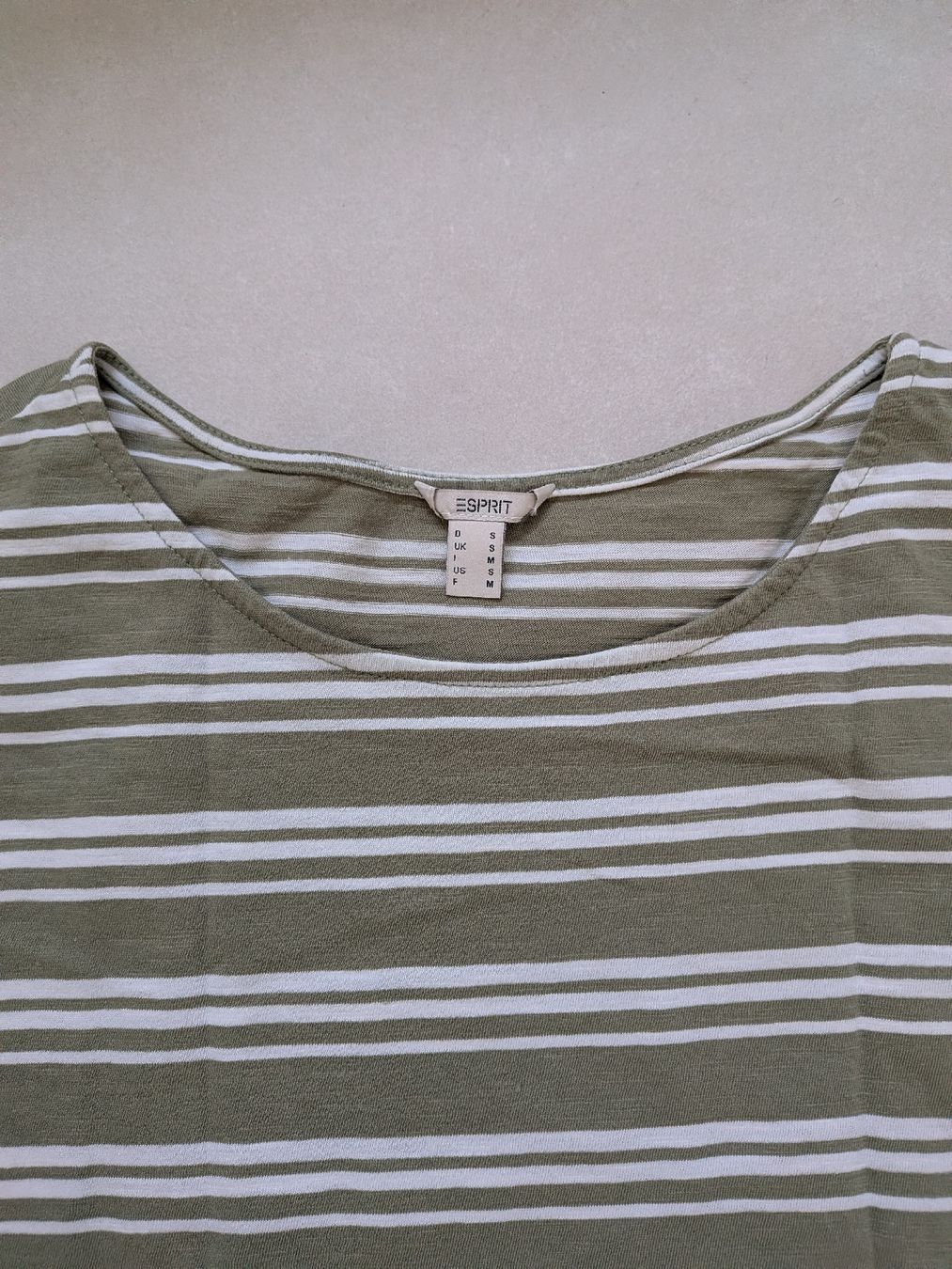 Esprit T-shirt: Esprit Shirt Grösse S, neuwertig – Usato da Eschenbach SG venduto da SanFranciscoCalifornia 1