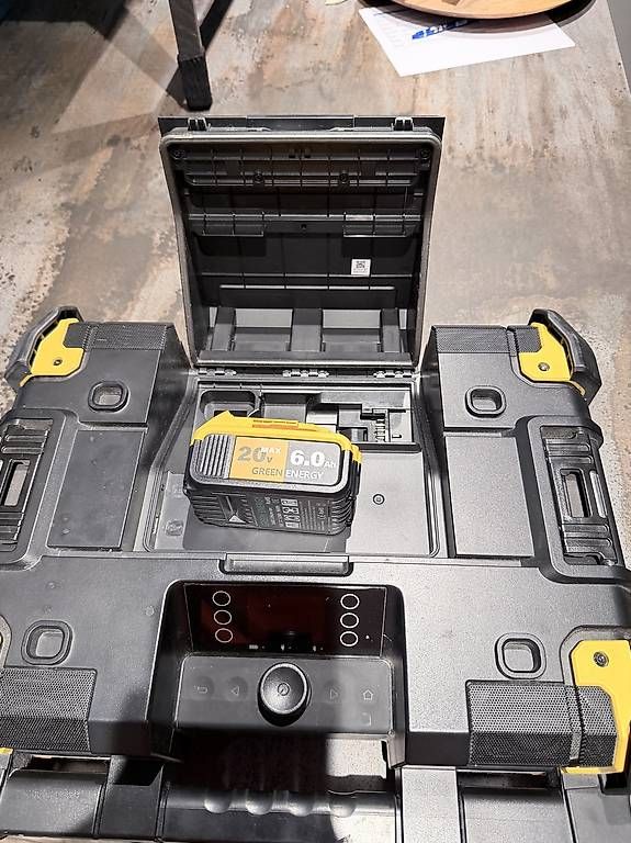 Radio: DeWalt TSTAK Baustellenradio DAB+  – Usato da Bargen BE venduto da xxx17 2