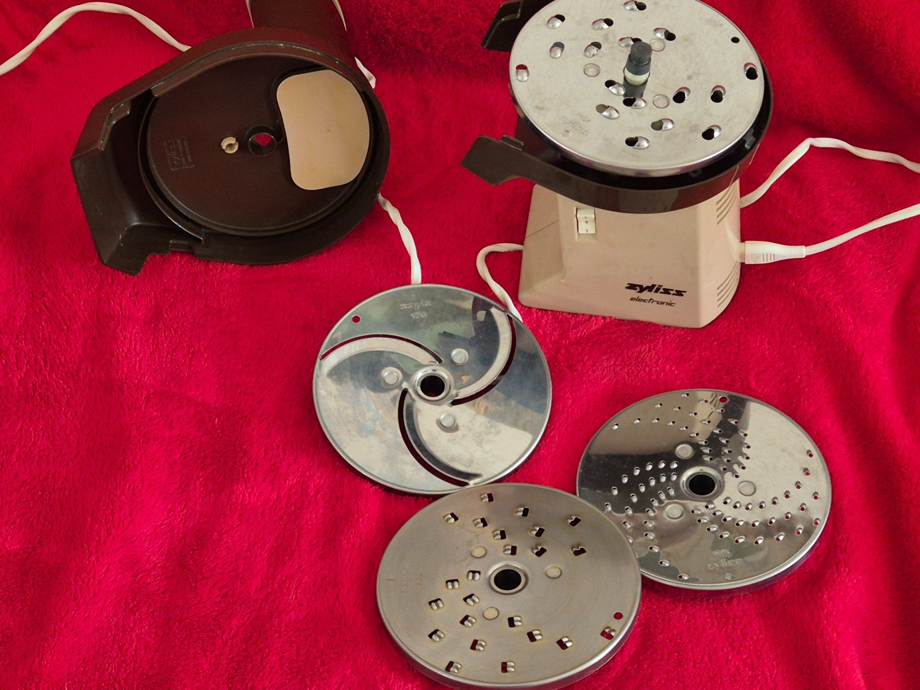 Zyliss Küchengeräte: Râpe électrique Zyliss – Gebraucht aus Monthey von McAuthor 3