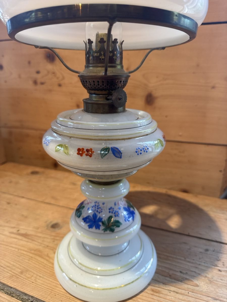 Tutte le decorazioni: Antike Petroleumlampe Glas mit Blumenmuster – Usato da Unterwasser venduto da Kaiser1652 1