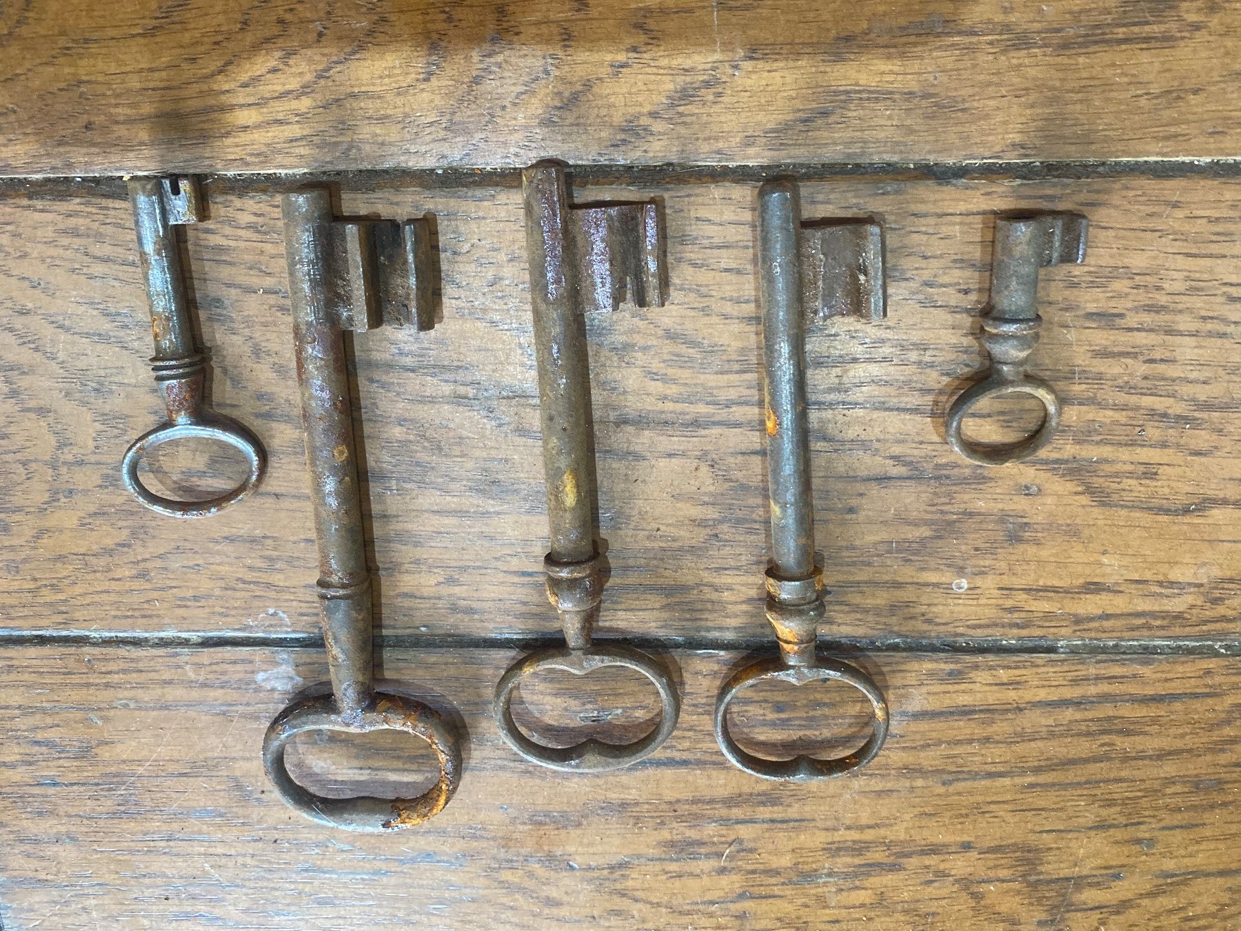 Chiavi: Lot clé clef ancienne 3-12cm R – Usato da Lajoux JU venduto da Briard0