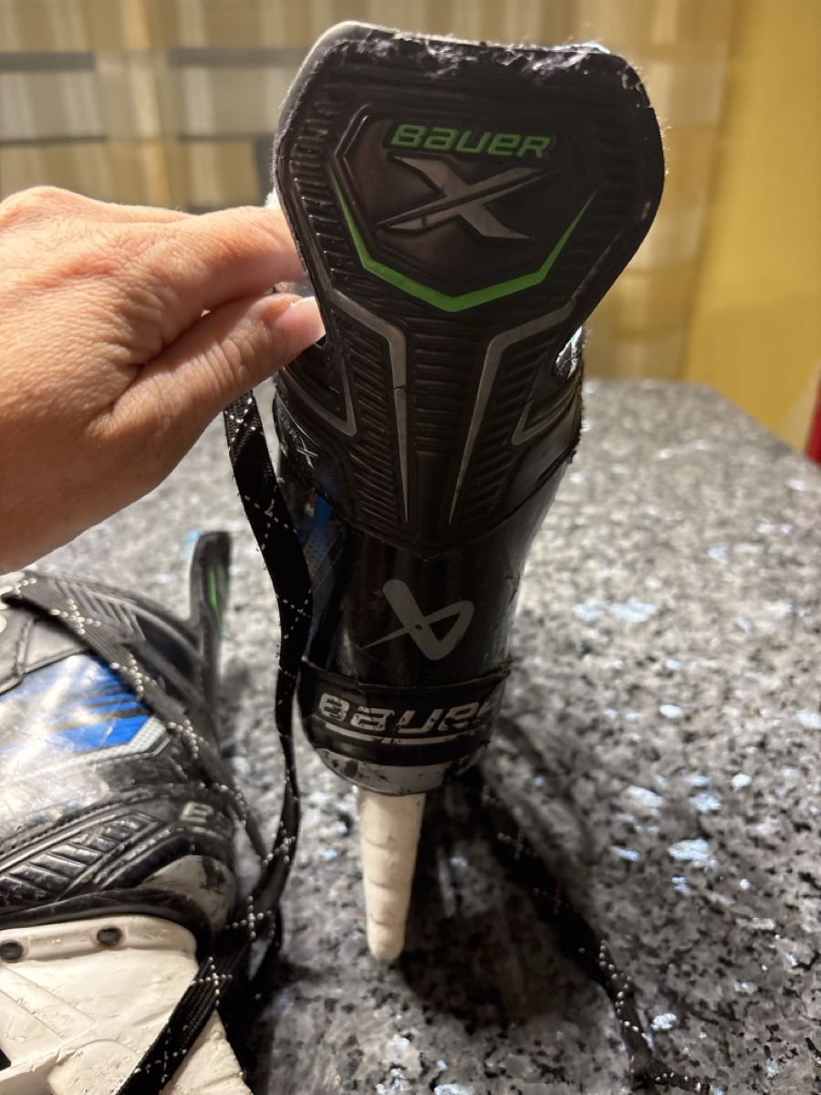 Bauer Pattini da ghiaccio: Eishockeyschlittschuhe Bauer Grösse 1.5 – Usato da Niederglatt ZH venduto da CorinneW32 3