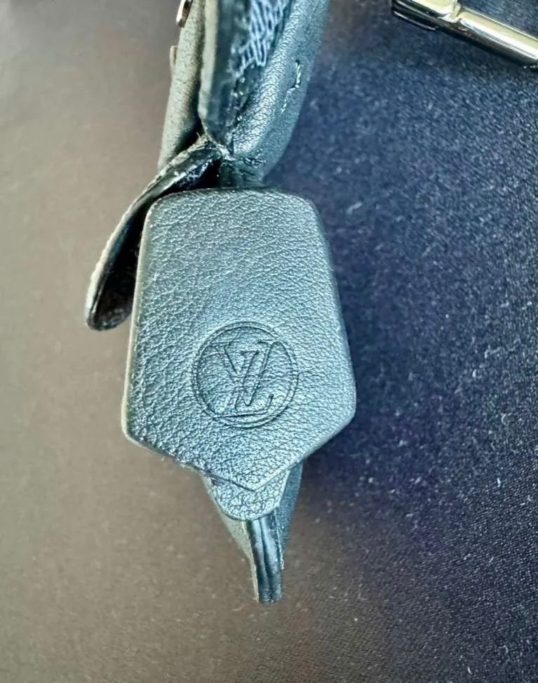 Louis Vuitton Portachiavi: Louis Vuitton Vivienne DouDoune Key Ring Holder Monogram – Nuovo (secondo la descrizione) da Triesen venduto da atos87 3