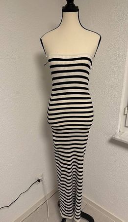 Bershka Strickkleid gestreift