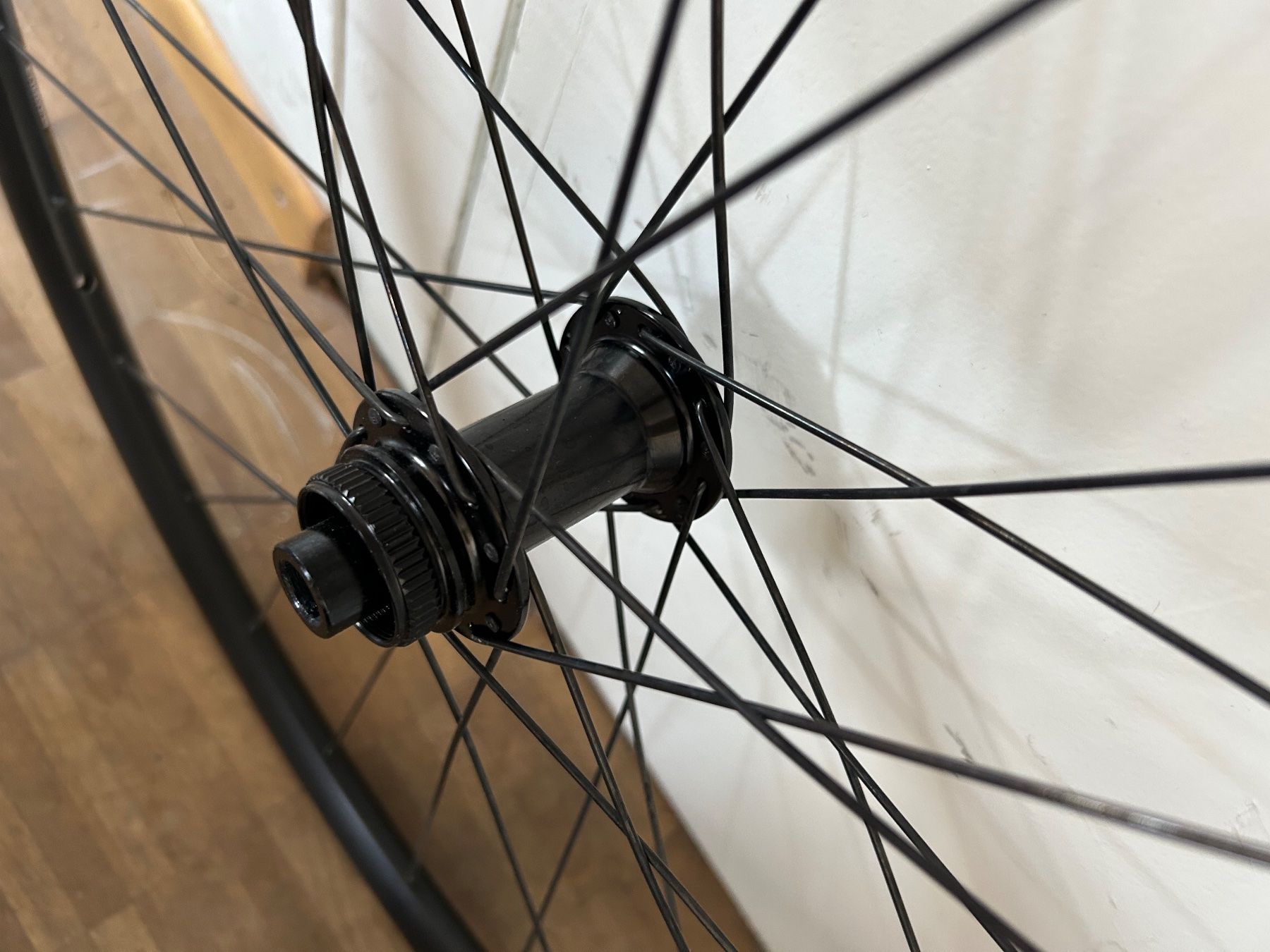 Pneus & Kompletträder: Vorderrad  RD30 Maddux (Nr.026) – Neu (gemäss Beschreibung) aus Winterthur von Veloteileauktion 2