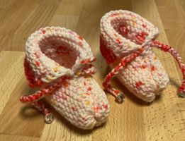 Babysöckli / Schuhe 💓 mit Kordel-   ab Geburt - NEU