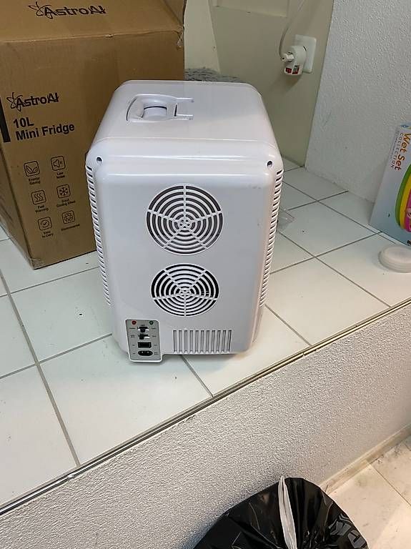Kühlschrank: ASTRO AI MINI FRIDGE – Neu und originalverpackt aus BADEN von KATIEPEPI 2