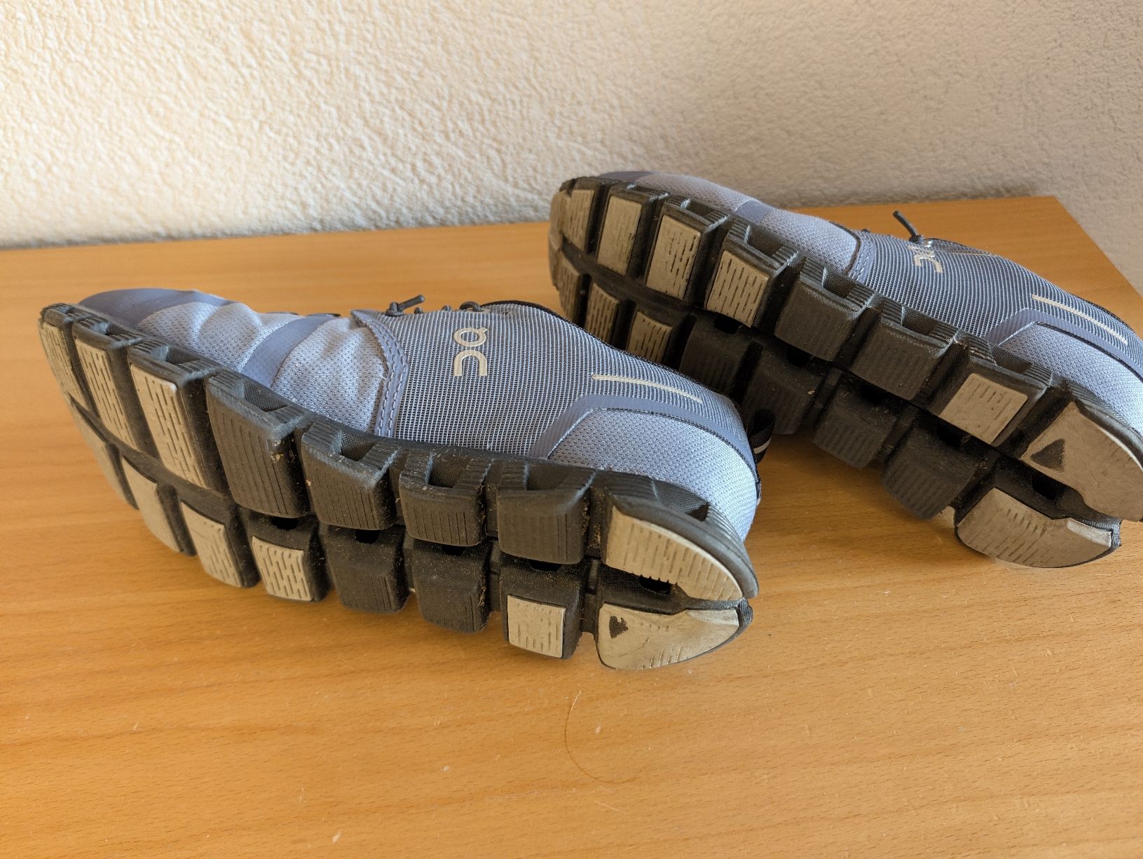 On Chaussures hommes: On Cloud 5 Waterproof  – D'occasion à Hettiswil par cam_yg6n 1