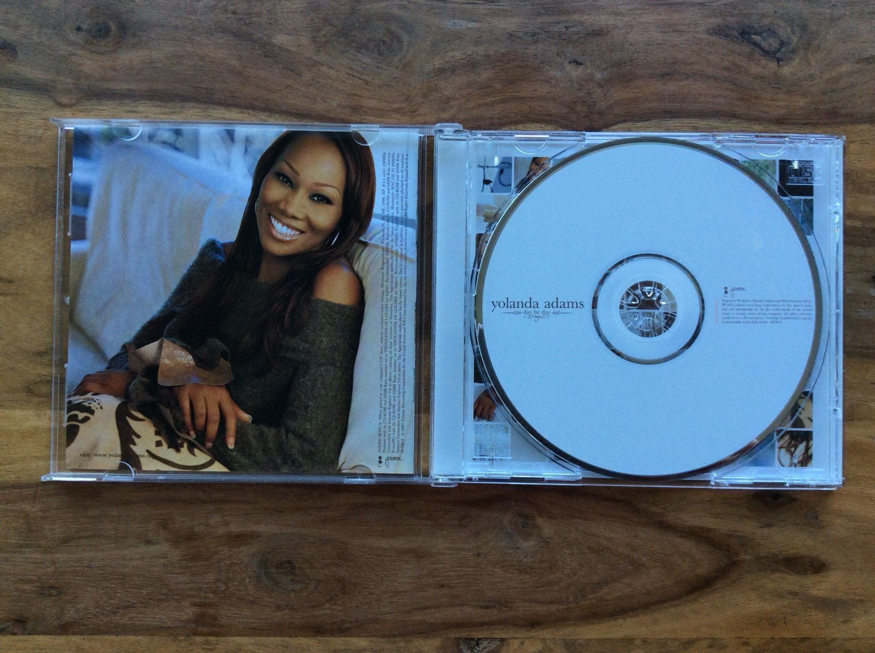 CDs: CD Yolanda Adams / day by day – Gebraucht aus Horgen von flyingpenguin2000 1
