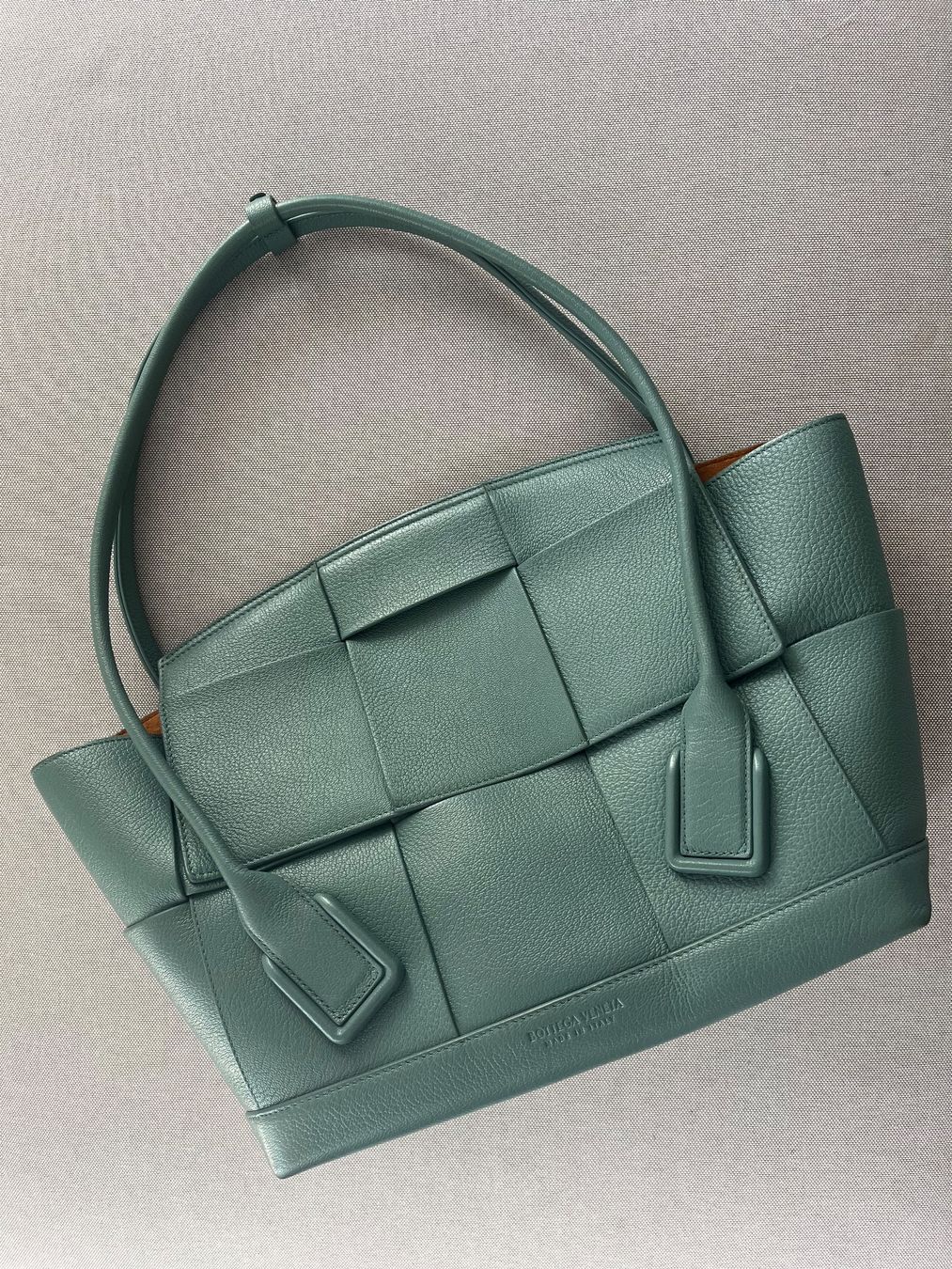 Bottega Veneta Taschen: Bottega Veneta Arco Tasche Medium – Neu (gemäss Beschreibung) aus Bern von chi_l5tm 1