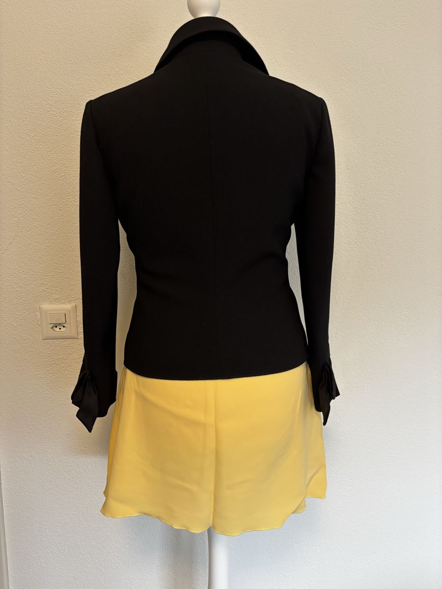 Kostüme: Valentino Sommerlich & Elegant☀️ – Gebraucht aus Wangen ZH von tel_gxb5 1