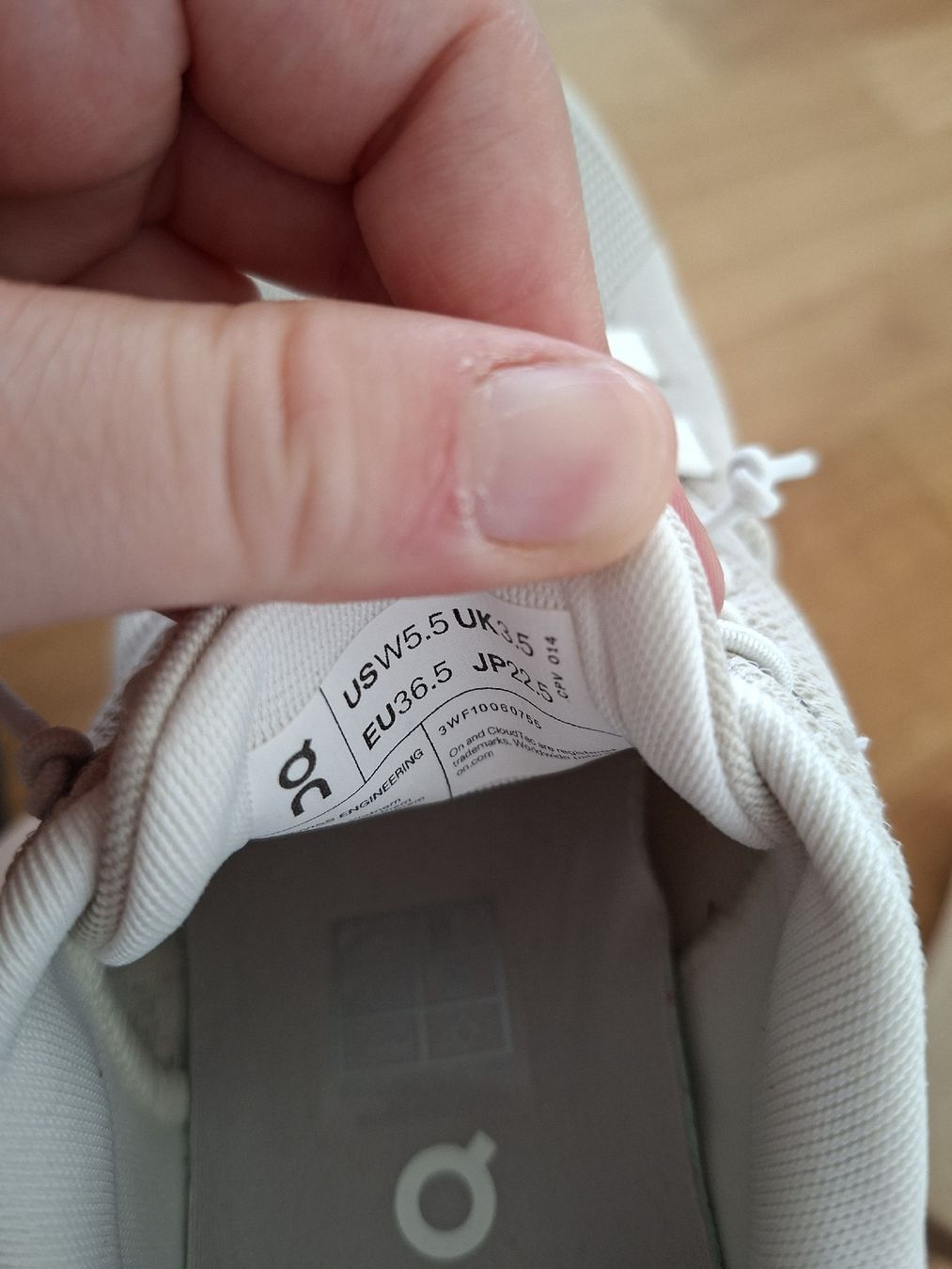 On Scarpe da donna: On Cloud 6 Schuhe Damen Grösse 36.5 neu! – Nuovo e nell'imballaggio originale da Boswil venduto da lea_l85l 2