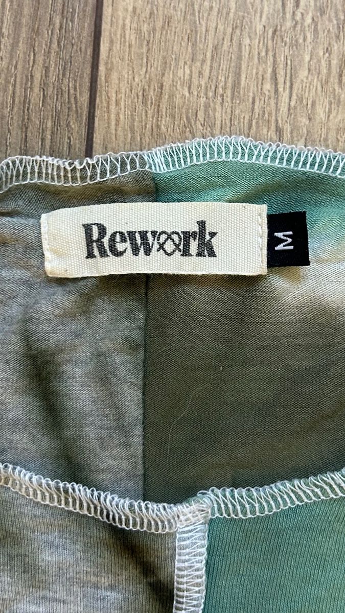 T-Shirts: T-shirt Rework patchwork tie-dye taille M bon état – Gebraucht aus Geneveys-Coffrane von h3ll0punky 3