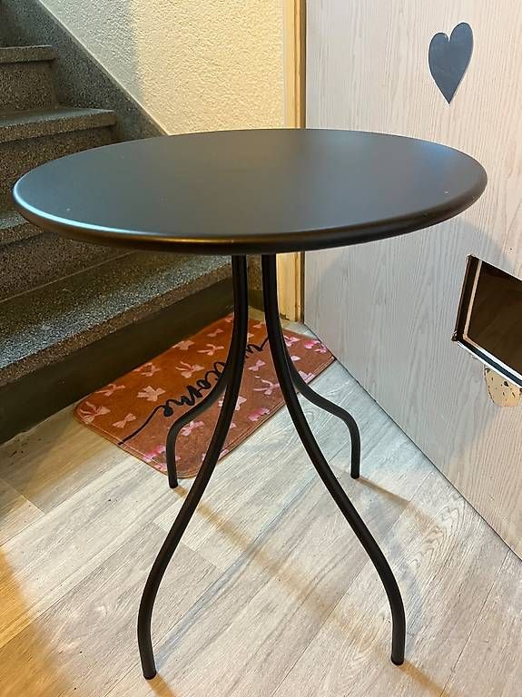 Tavoli: Beistelltisch – Usato da Solothurn venduto da Jasminxara 1