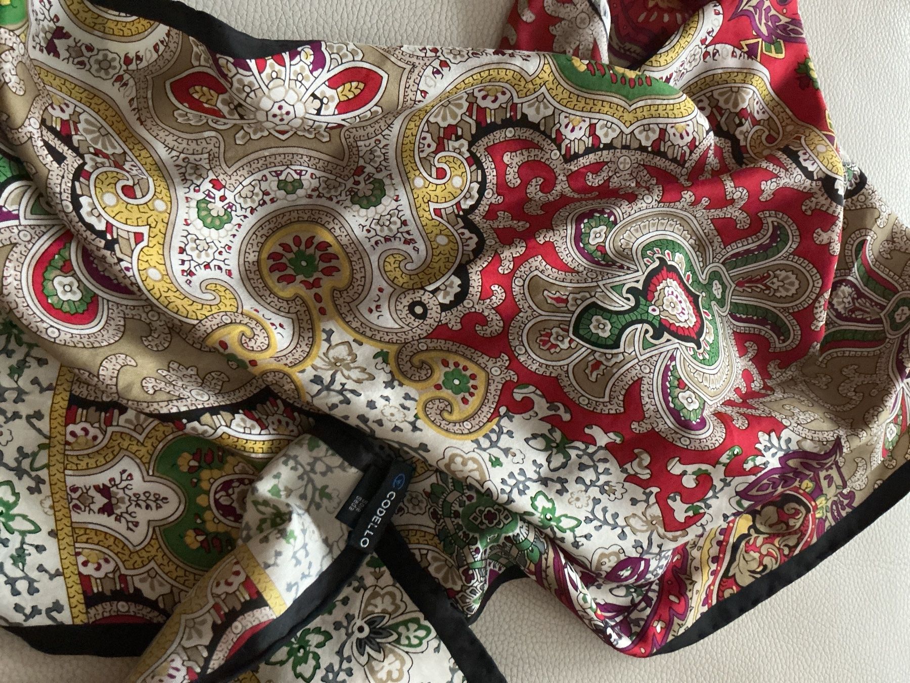 Codello Foulard & Sciarpe: Codello Tuch mit Paisleymuster bunt – Usato da Wettingen venduto da Andres54 1