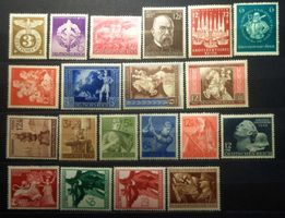 DEUTSCHES REICH: Ein Lot Postfrische ** aus 1942–1945