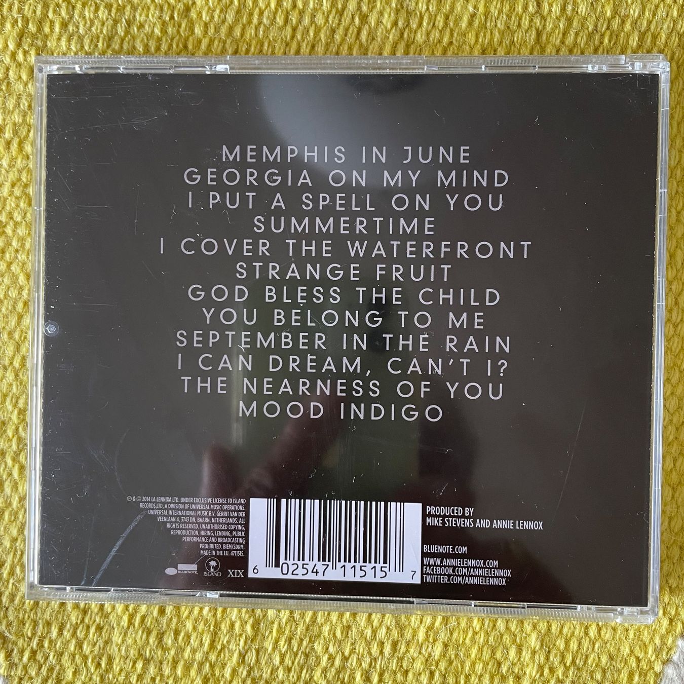 CDs: ANNIE LENNOX EURYTHMICS-NOSTALGIA – Gebraucht aus Rorschacherberg von CD-Roli 1