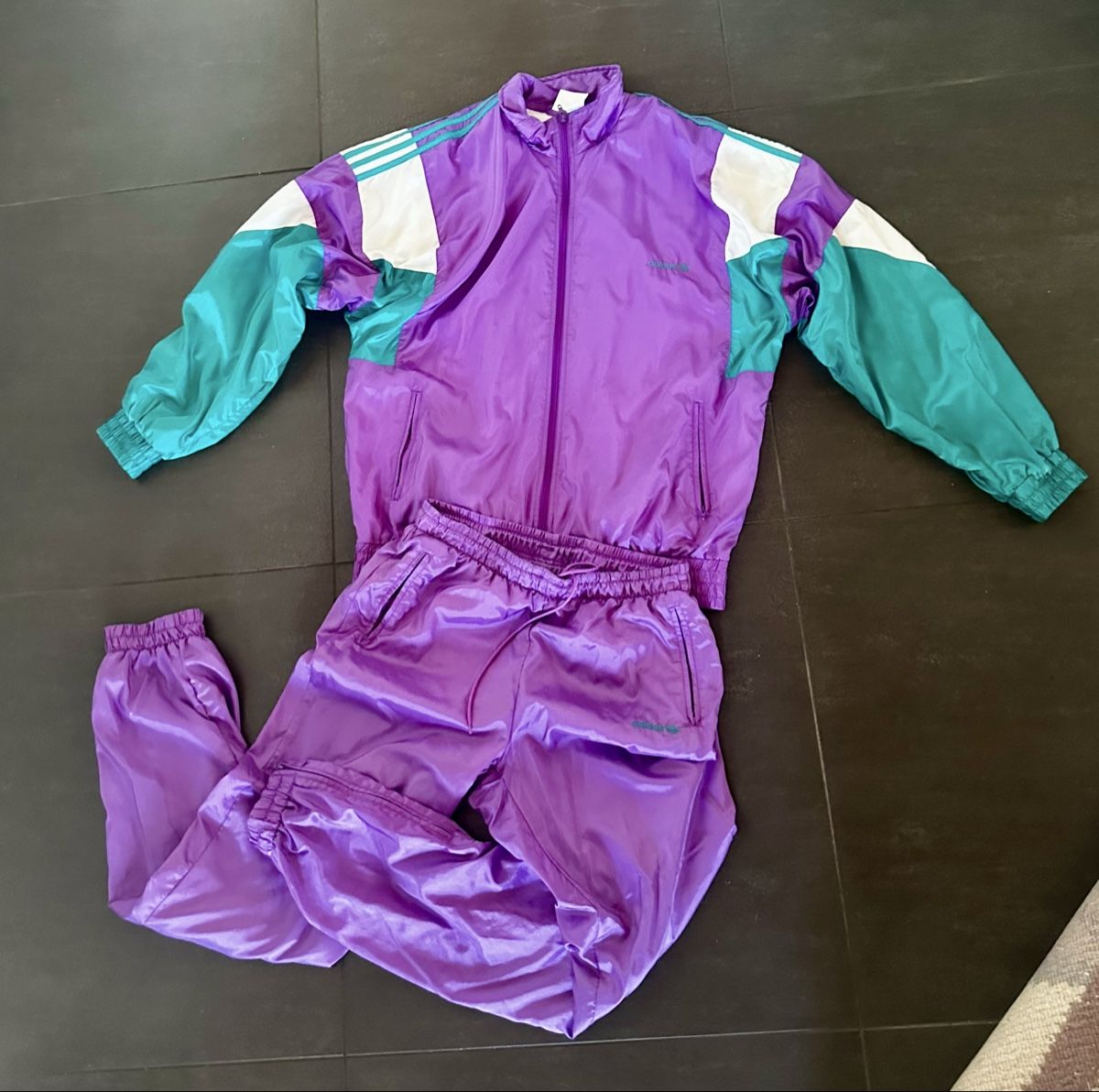 Adidas Completi: Vintage Adidas Trainingsanzug – Usato da Bern venduto da ACR12
