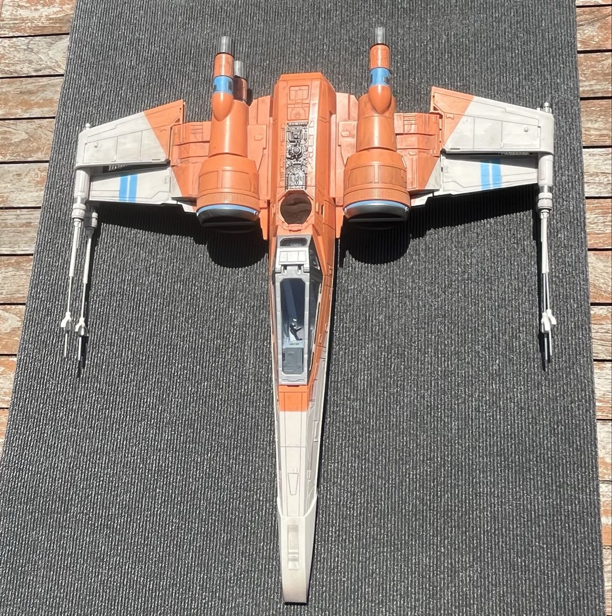 Hasbro Kit di modellismo & Modellini statici: HASBRO Star Wars Poe Damerons X-Wing Fighter – Usato da Küsnacht ZH venduto da hedwig_321 4