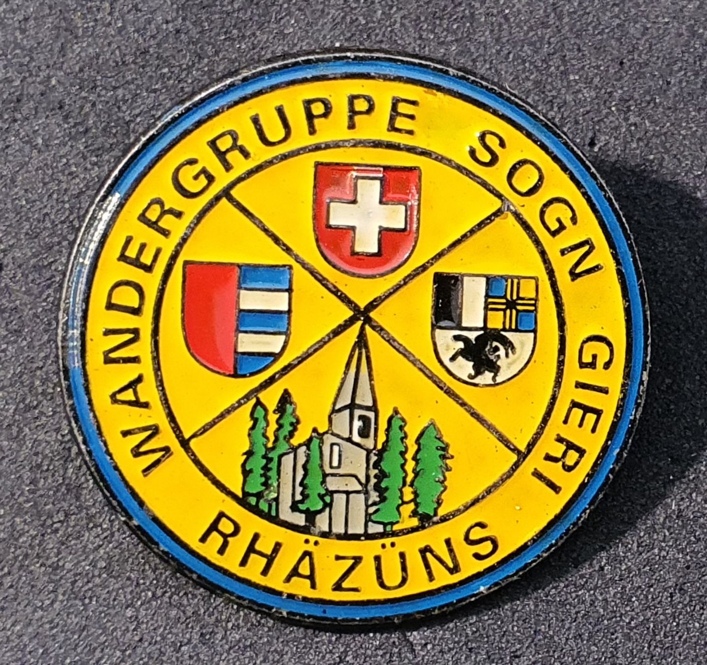 Placchette & Badge: CC478 - Pin Wandergruppe Sogn Gieri Rhäzüns – Usato da Reinach BL venduto da Boston-Verkauf