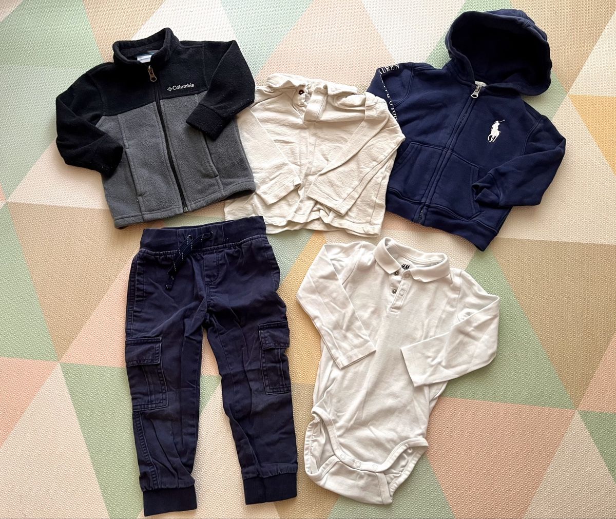 Lotti & Set di vestiti: Kinderkleider Set Gr. 92 – Usato da Zürich venduto da davidihagee
