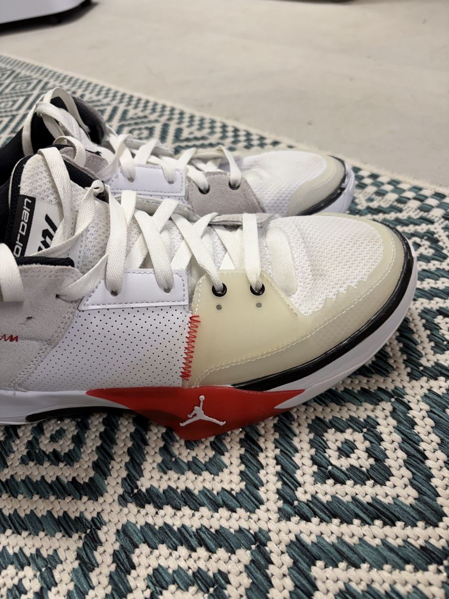 Jordan Scarpe da uomo: Basketball Schuhe Jordan Grösse 44.5 – Usato da Amlikon-Bissegg venduto da Rahelbr5 3