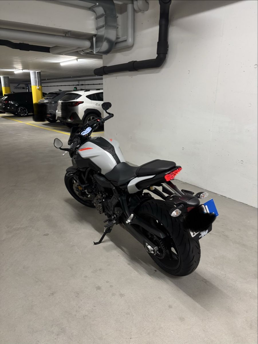 Yamaha Strada: Yamaha MT-07 – Usato da Bäretswil venduto da Wasserrettung 4