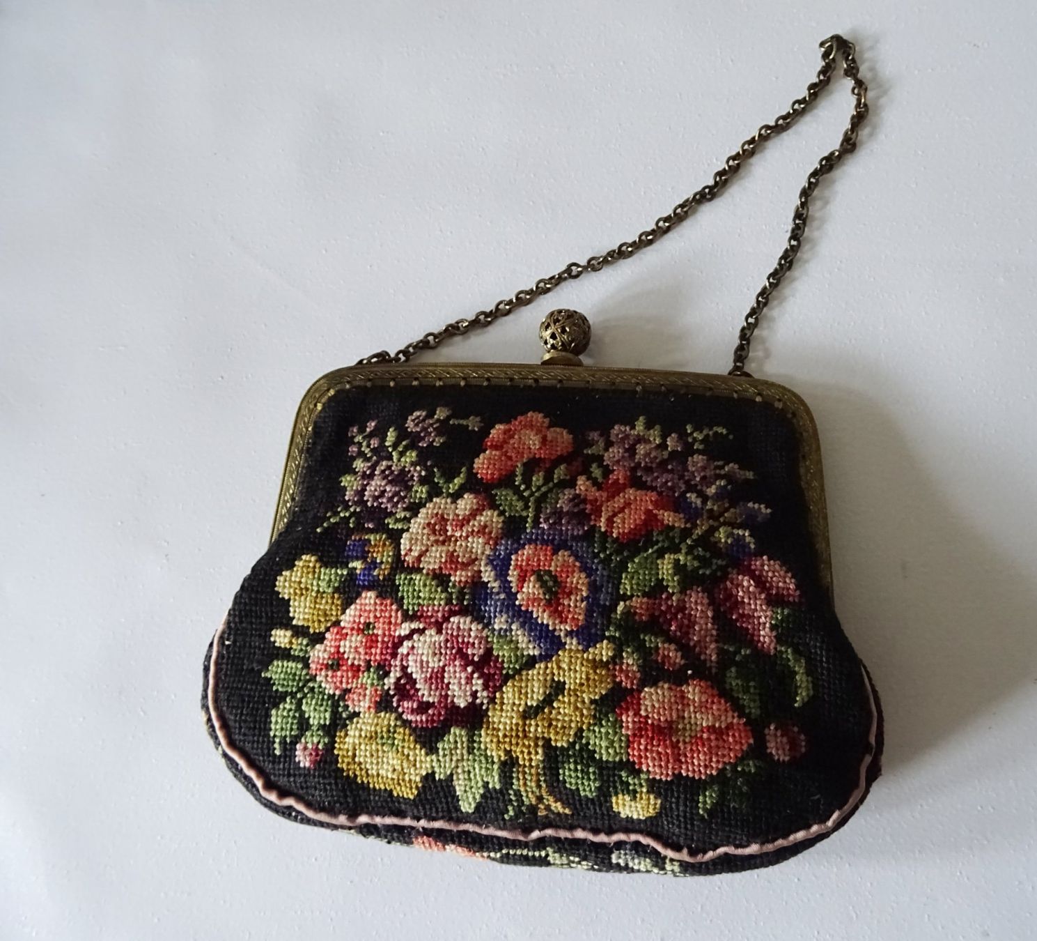 Borse da donna: Alte Petit-Point Abendtasche – Usato da Lengnau BE venduto da Muggi7