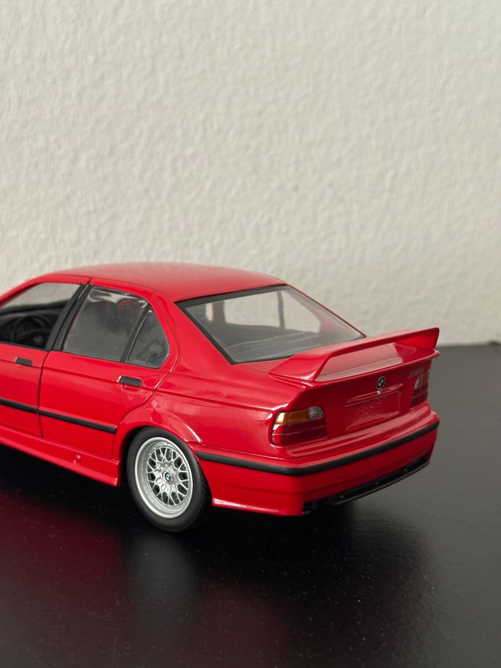 BMW Modellautos: BMW 318is E36 1:18 UT Models – Neu (gemäss Beschreibung) aus Bülach von Meti2023 4