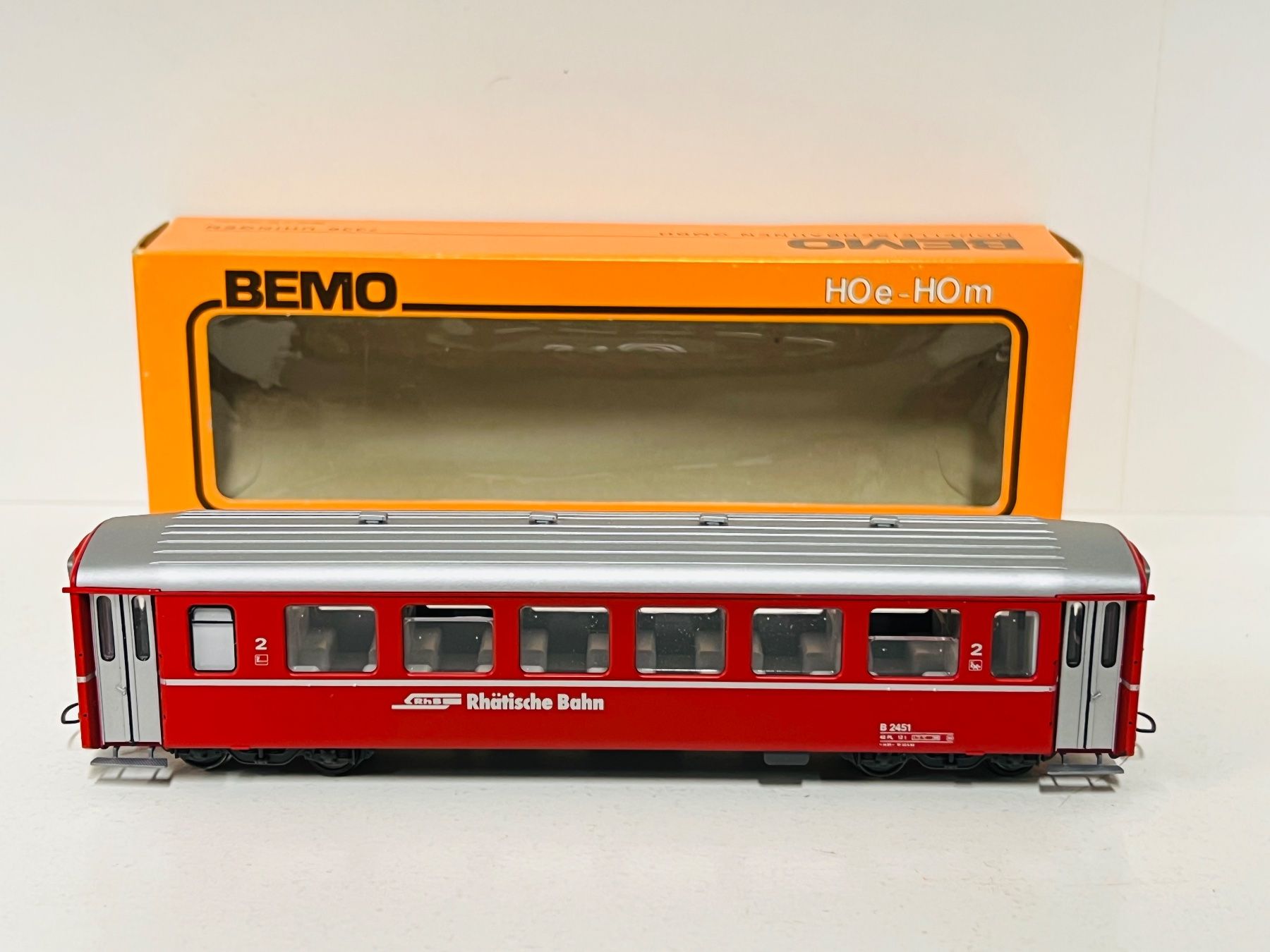 Bemo Modellini di ferrovie: Bemo 3260  RhB B 2451 Personenwagen – Nuovo (secondo la descrizione) da Geroldswil venduto da TopTrain54