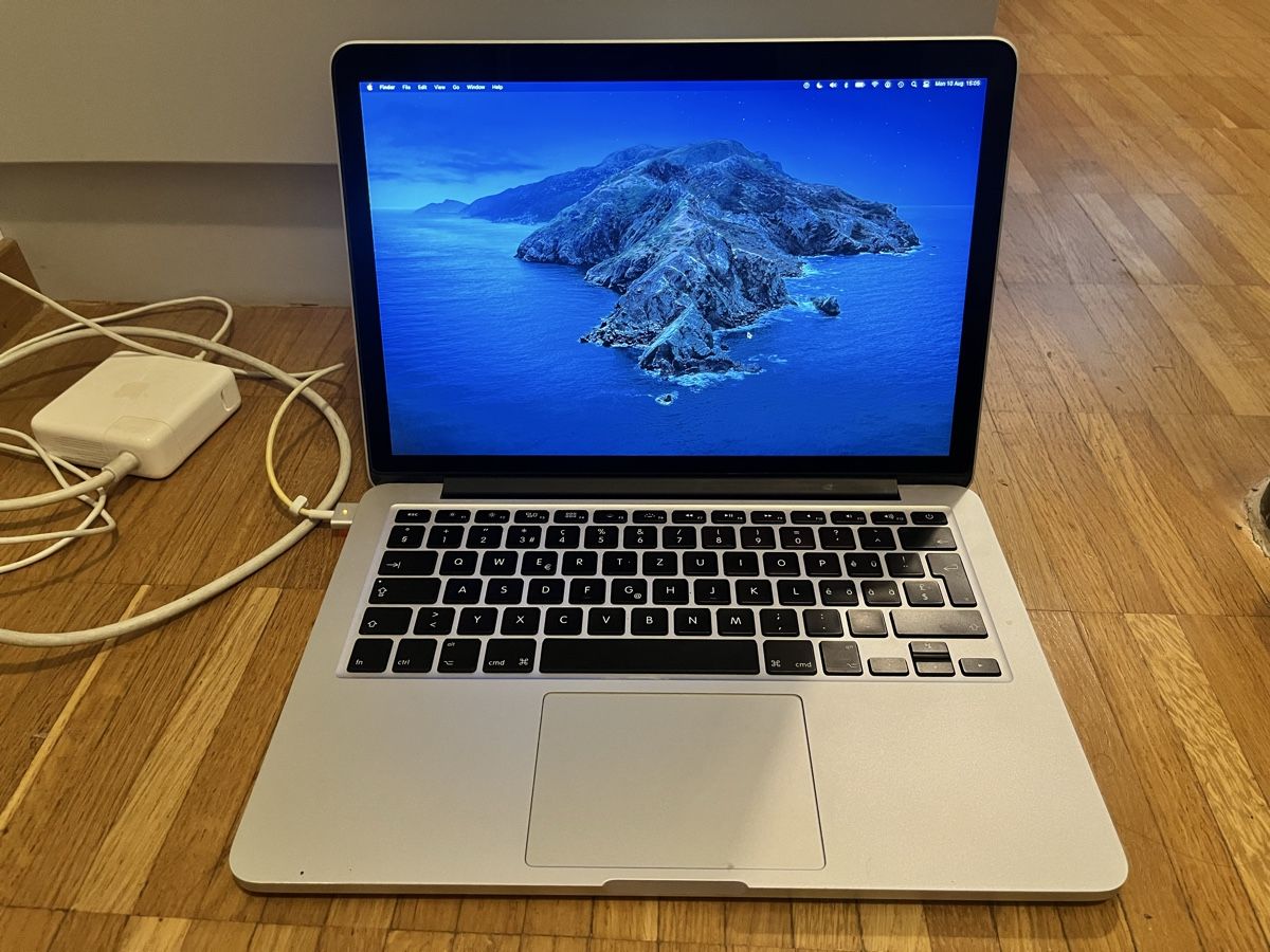 Apple Notebook: MacBook Pro 13" 2015 – Usato da Zug venduto da IndiQueen