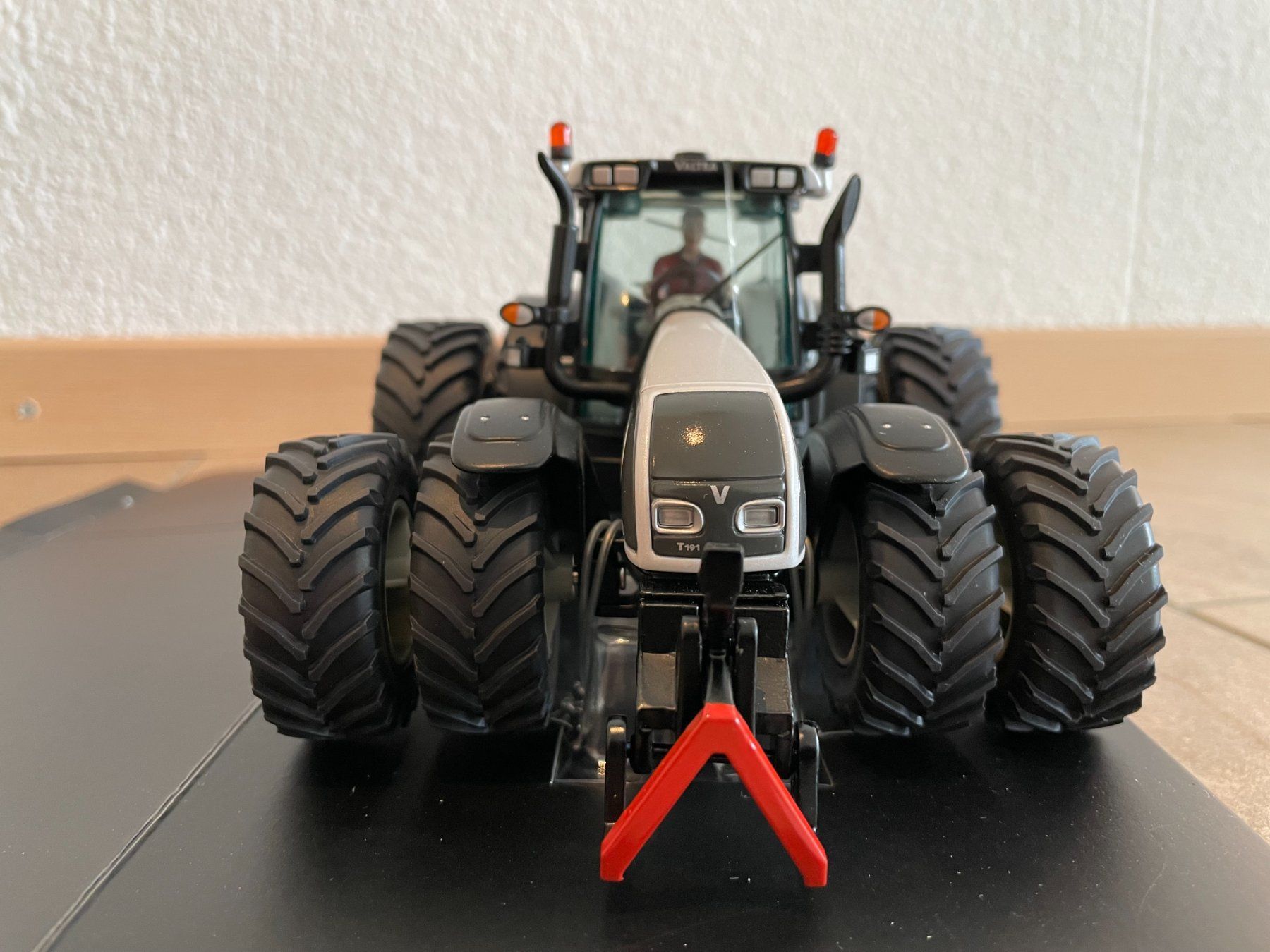 Valtra Trattori: SIKU Valtra T191 – Nuovo e nell'imballaggio originale da Kreuzlingen venduto da Stefan1150 1