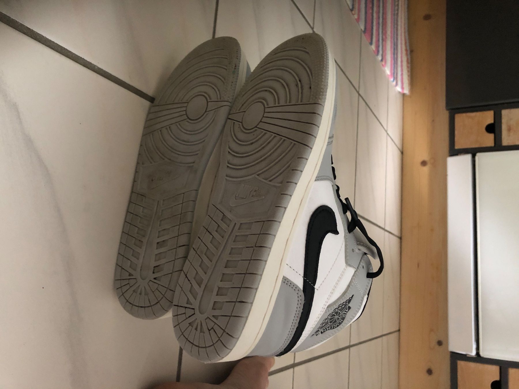 Jordan Scarpe da donna: Jordan 1 Mid, Size 6 UK, grey White, Excellent Condition – Nuovo (secondo la descrizione) da Baltschieder venduto da Miumiu21 4