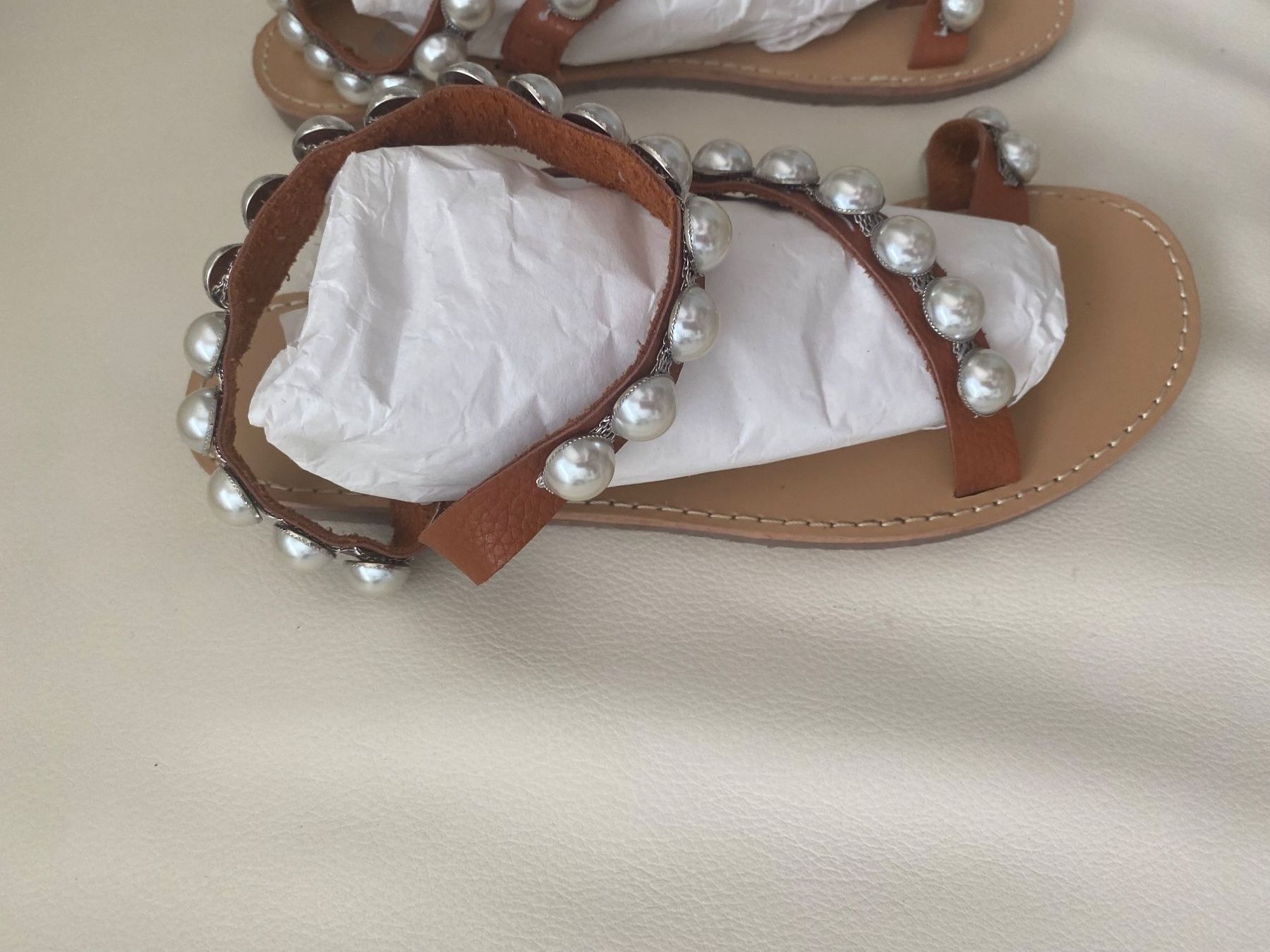 Scarpe da donna: SUMMERTIME - stylische Flip-Flops mit Perlen, braun, 38 – Usato da Winkel venduto da ferrari2022 1