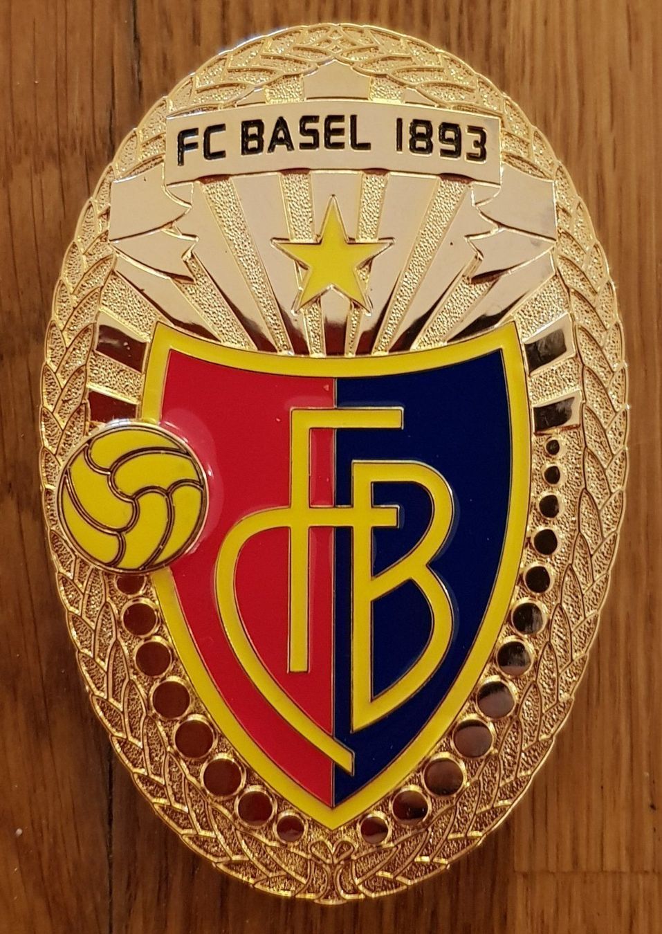 FC Basel Placchette & Badge: FC Basel Autoemblem – Nuovo (secondo la descrizione) da Emmenbrücke venduto da Herzog07 4