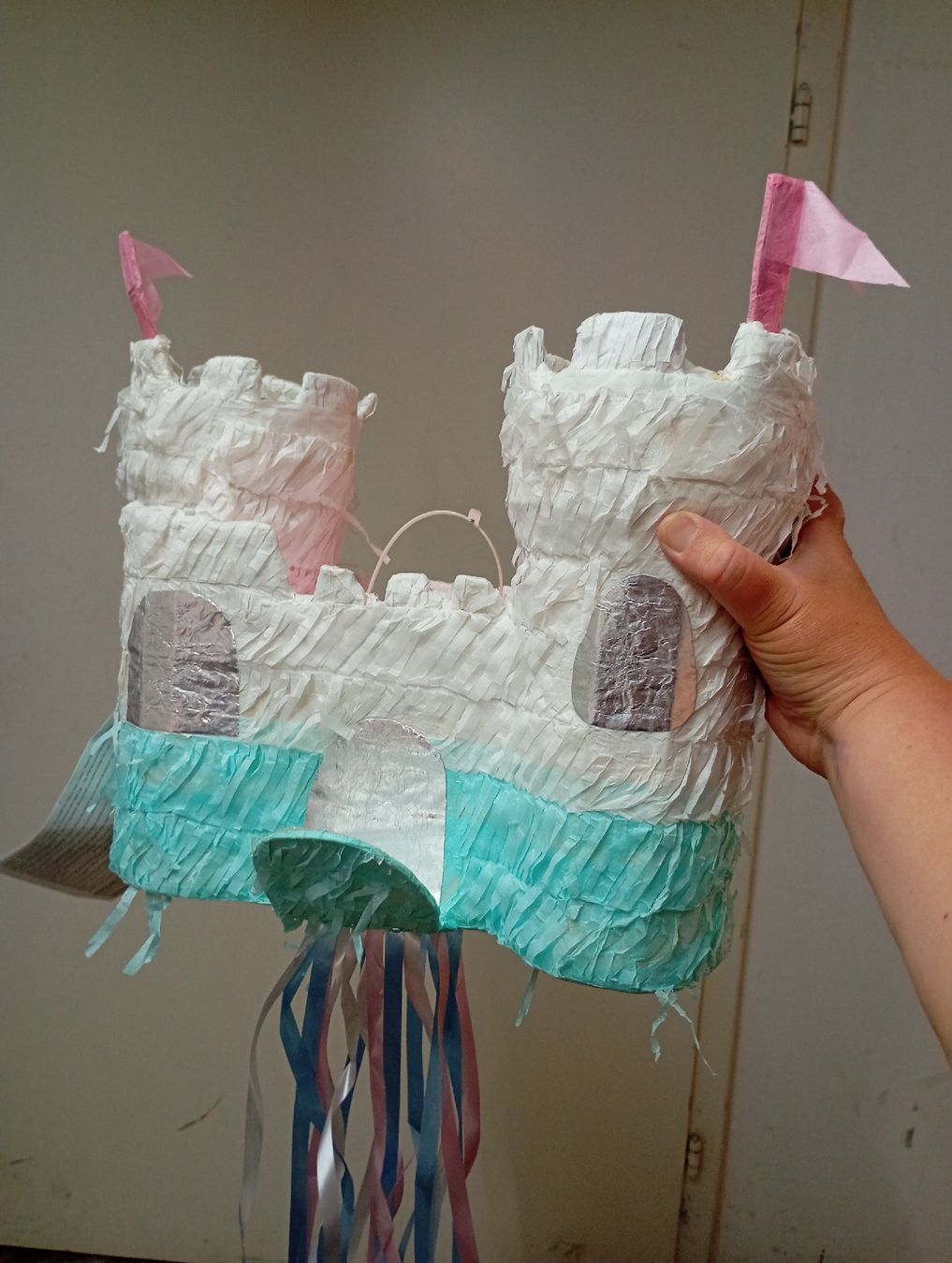 Tutte le decorazioni: Pinata Schloss  – Nuovo (secondo la descrizione) da Winterthur venduto da pjuma01