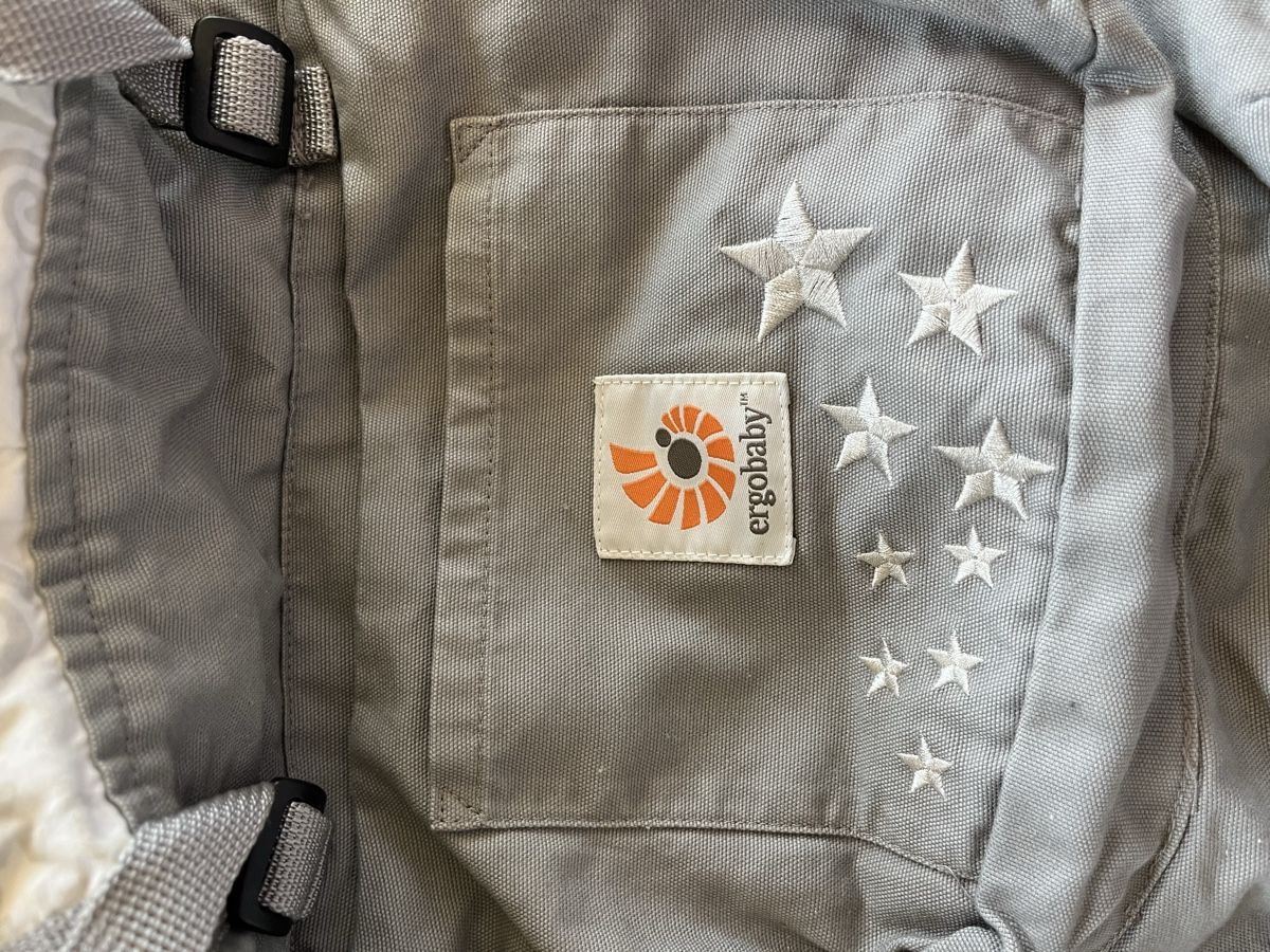 Ergo Baby Porte-bébés ventraux & dorsaux: Ergobaby Kindertrage – D'occasion à Rosshäusern par Travellerz 1