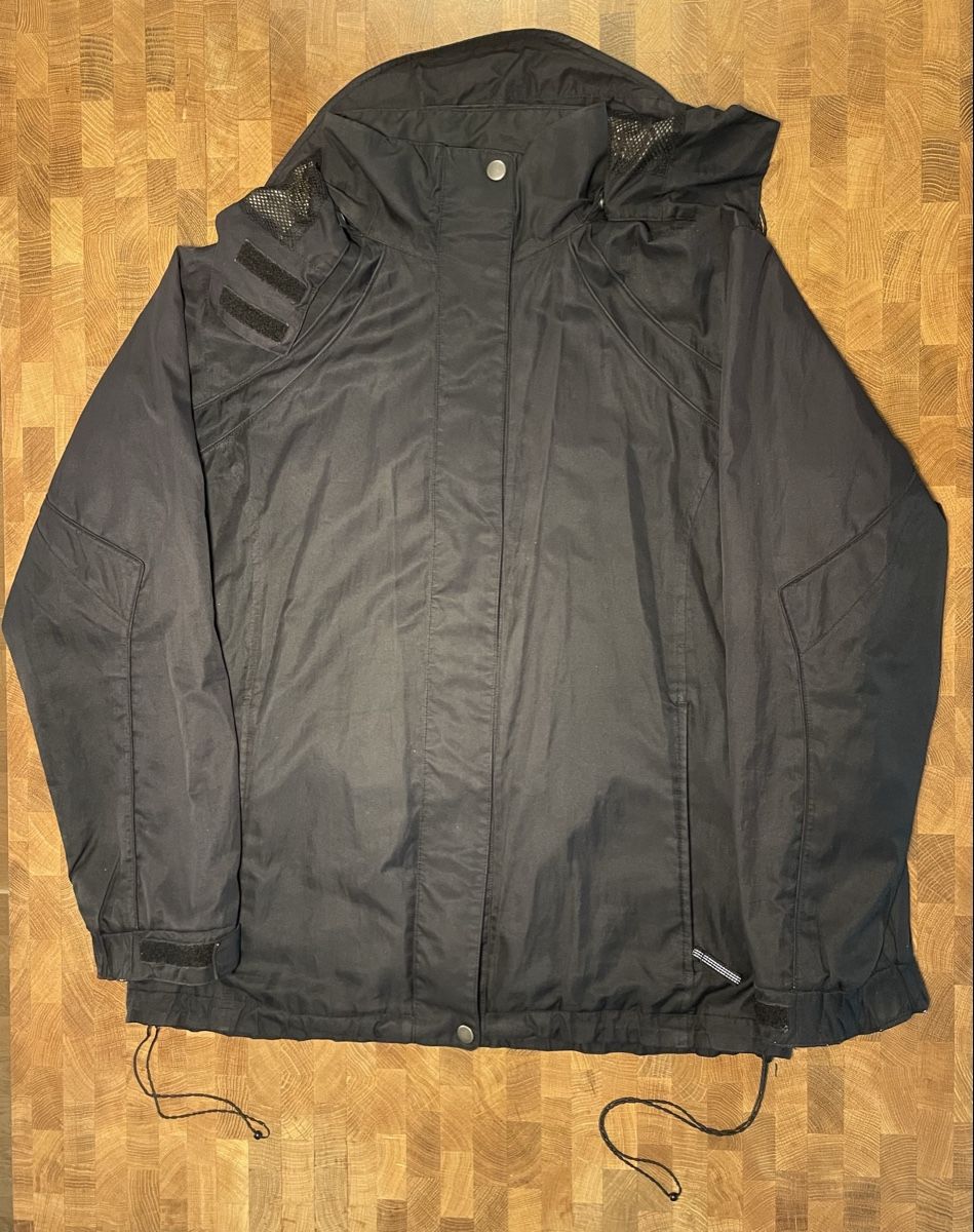 Rukka Giacche: schwarze Rukka Regenjacke Gr 40 – Usato da Bern venduto da AnnaS13