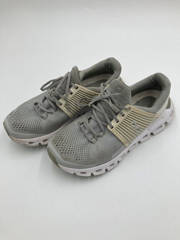 On Scarpe da uomo: ON | Schuhe | Grau/Weiss | Grösse 38.5 – Usato da Wittenbach venduto da Restwert_St-Gallen 1