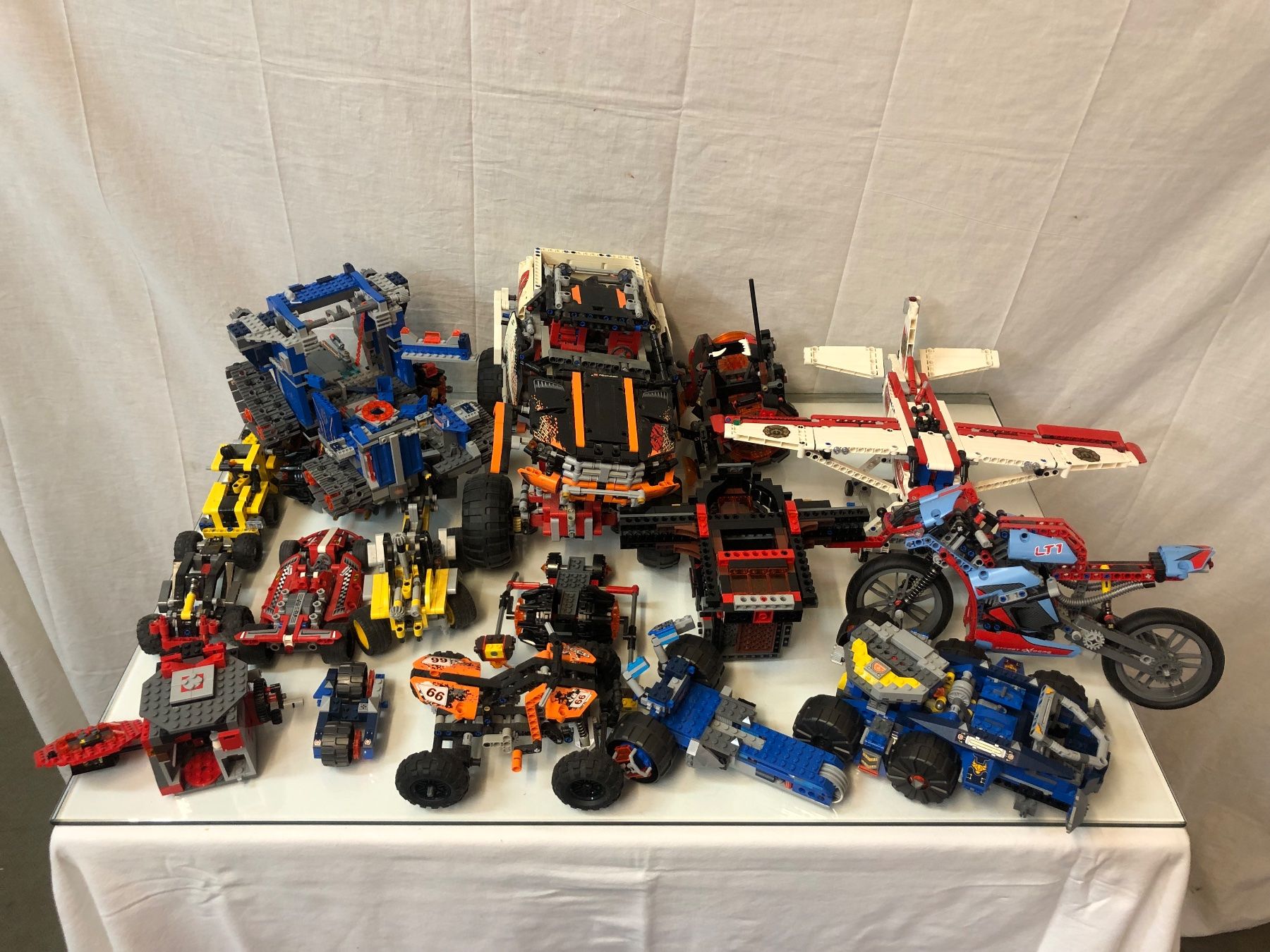 Technics Baukästen: LEGO technics 6.96kg, diverse Modelle mit Einzelteilen – Gebraucht aus Brunnen von Allerwaren