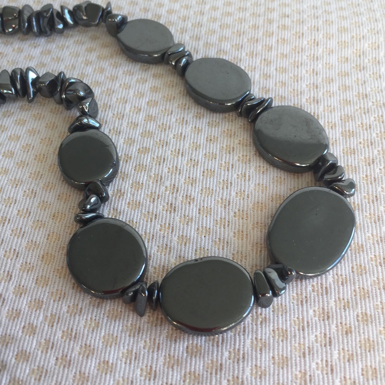 Catenine: Collier en hématite – Usato da Sion venduto da accroshoes 2