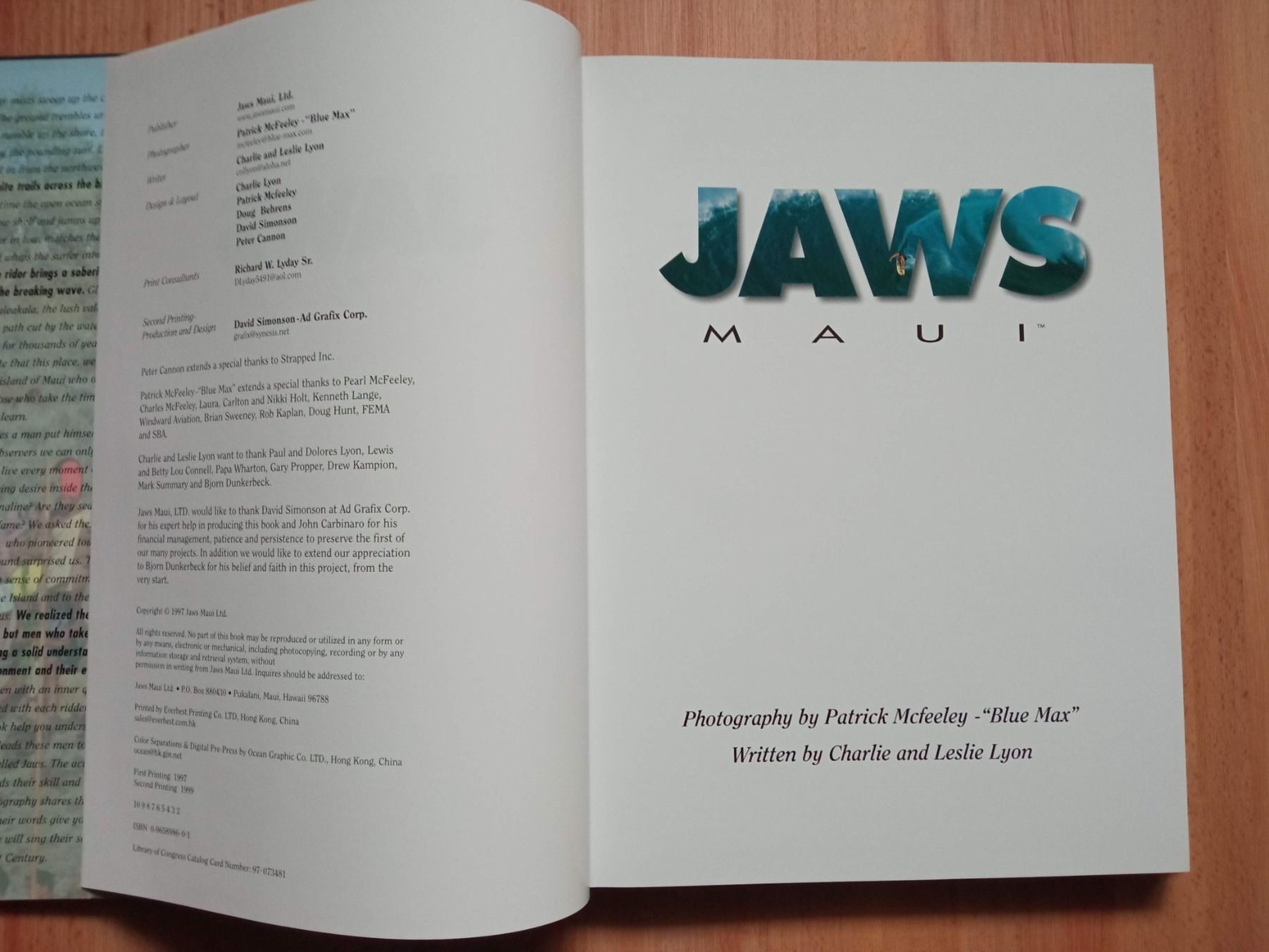 Libri: Buch JAWS Maui Surfen big wave – Nuovo (secondo la descrizione) da Bülach venduto da uba_p272 1