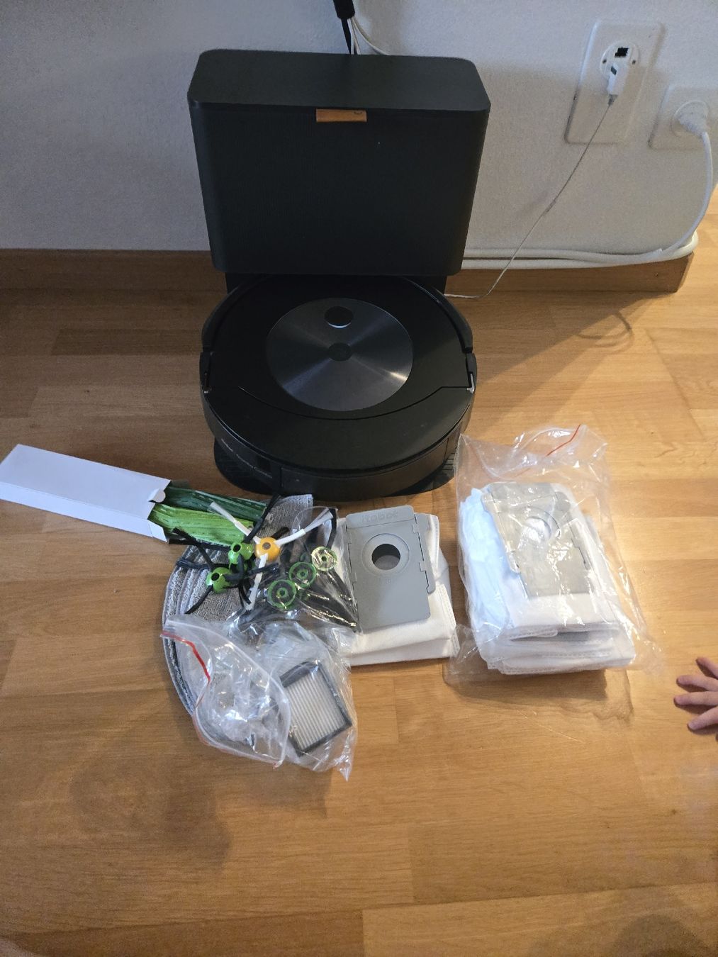 Irobot Aspirapolveri & Accessori: iRobot Roomba Combo j7+  mit zubehör – Usato da Greifensee venduto da seat88 4