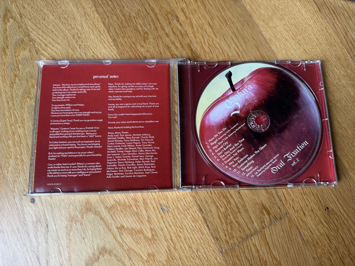 CD: Shakira Oral Fixation Vol. 2 CD  – Usato da Zürich venduto da wtpooh 2