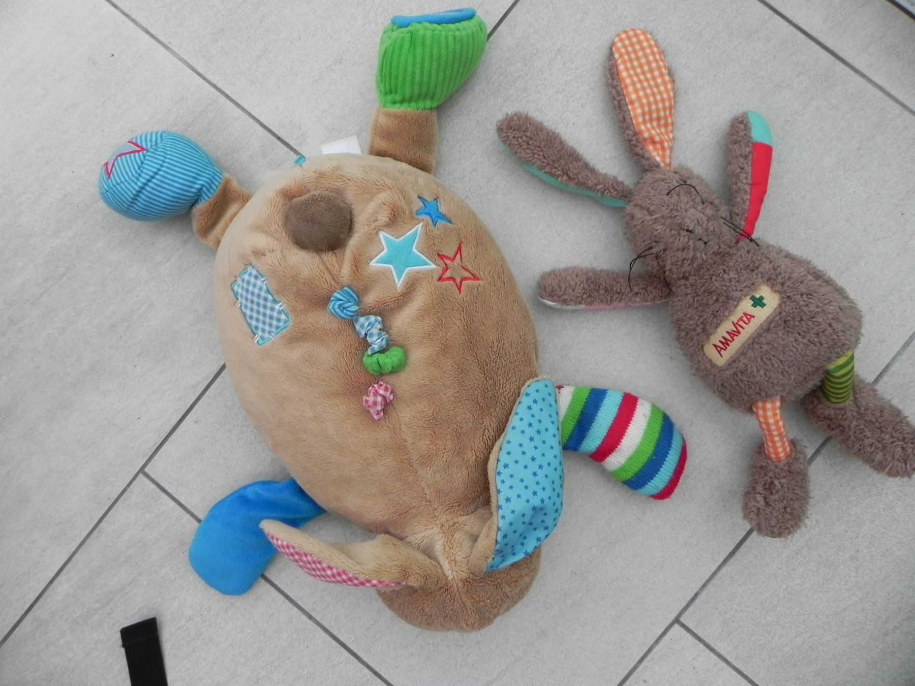 Giocattoli: 2 Stofftiere Kaninchen Hase – Usato da Stallikon venduto da pcerny16 1