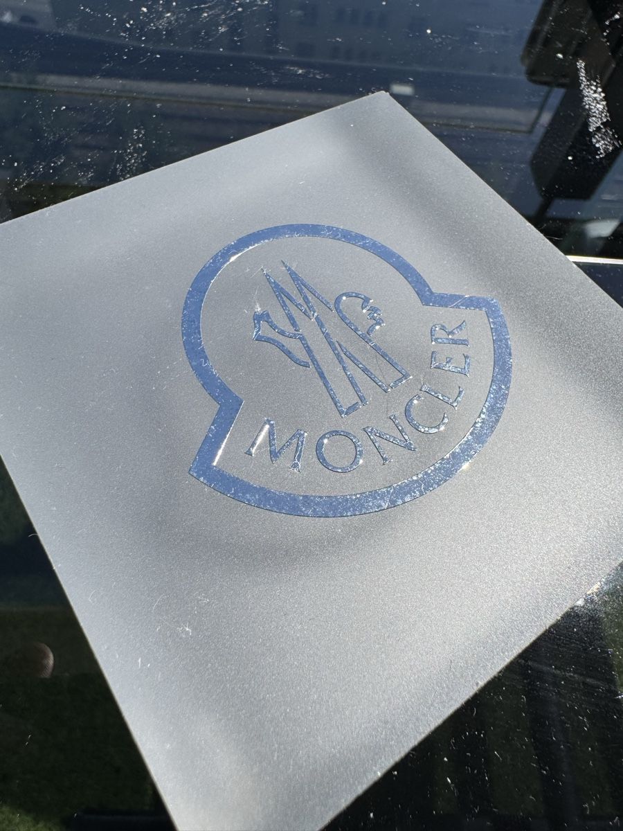 Tutte le decorazioni: Présentoir officiel Moncler – Nuovo (secondo la descrizione) da Neuchatel venduto da mar_9blm 4