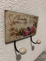 Garderobe London Shabby Chic Stil aus England mit rosé Rosen