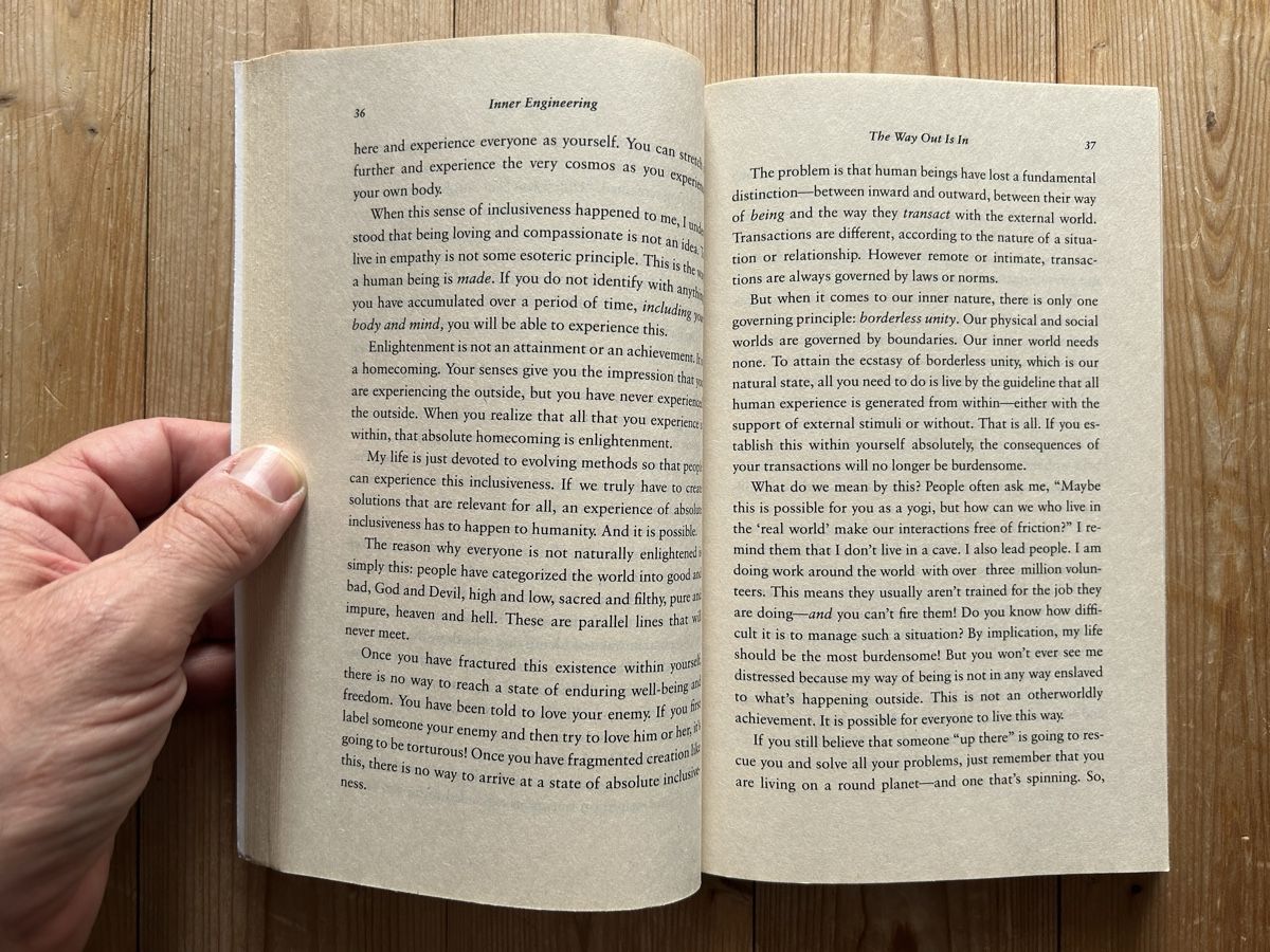 Libri: Inner Engineering: A Yogis guide to Joy – Usato da Himmelried venduto da rasmus67 5