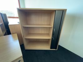 Büroschrank Buche mit Rollladen und Schlössern